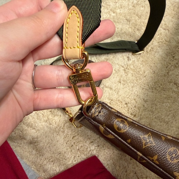 Louis Vuitton Multi Pochette Accessories - Picture 7 of 8